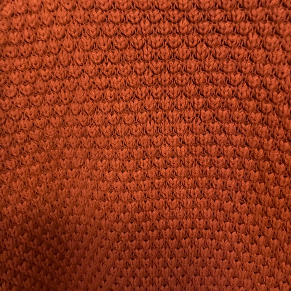 Nice warm sweater - Picture 2 of 2